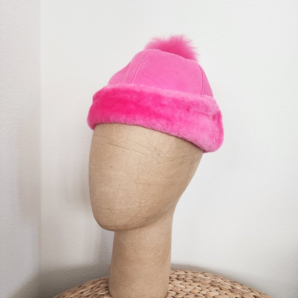 UGG Girls’ Sheepskin Pom Hat – Cute, Cozy & Vibrant!